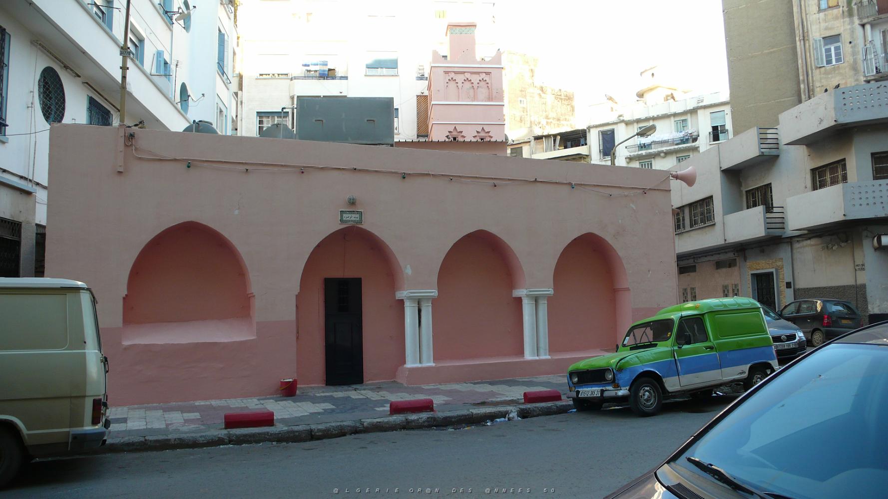 ORAN MARS 2012 41 La vieille Mosquee , qui faisait coin avec  la rue Laurent Fouque et la rue Besancon . Tout.JPG